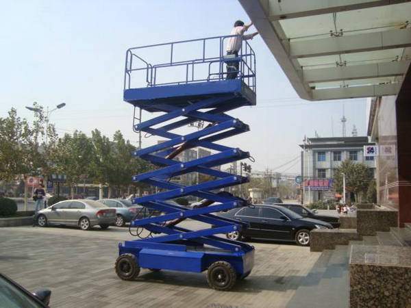 液壓式升降平臺(tái)  液壓式升降平臺(tái)